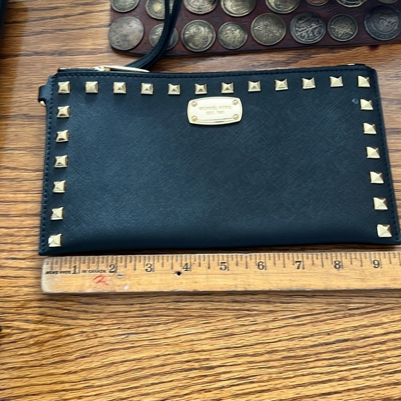 Michael lord wrist pouch (SOLD) - Picture 2 of 8